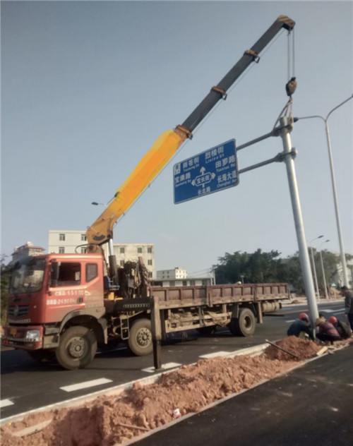 巴楚县设备吊装租赁吊车要用多大吊车